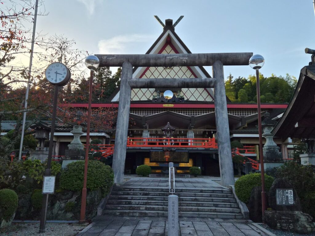 御嶽山大和本宮 七五三・お宮参り 本殿 1920x1440 1